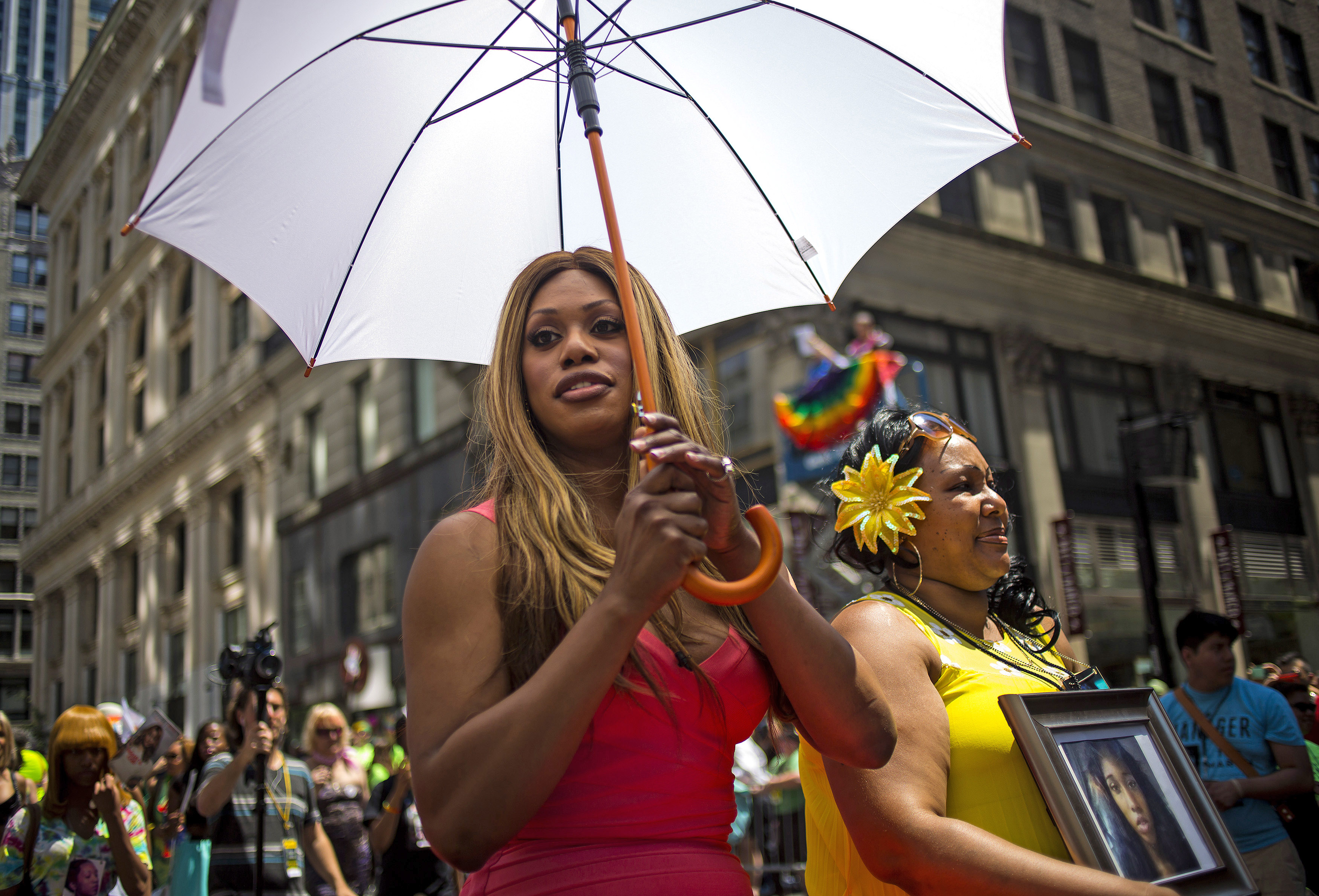 Бесплатные видео трансгендеров. Трансгендерный Прайд-парад. Трансгендеры парад. Трансгендеры Нью Йорк.