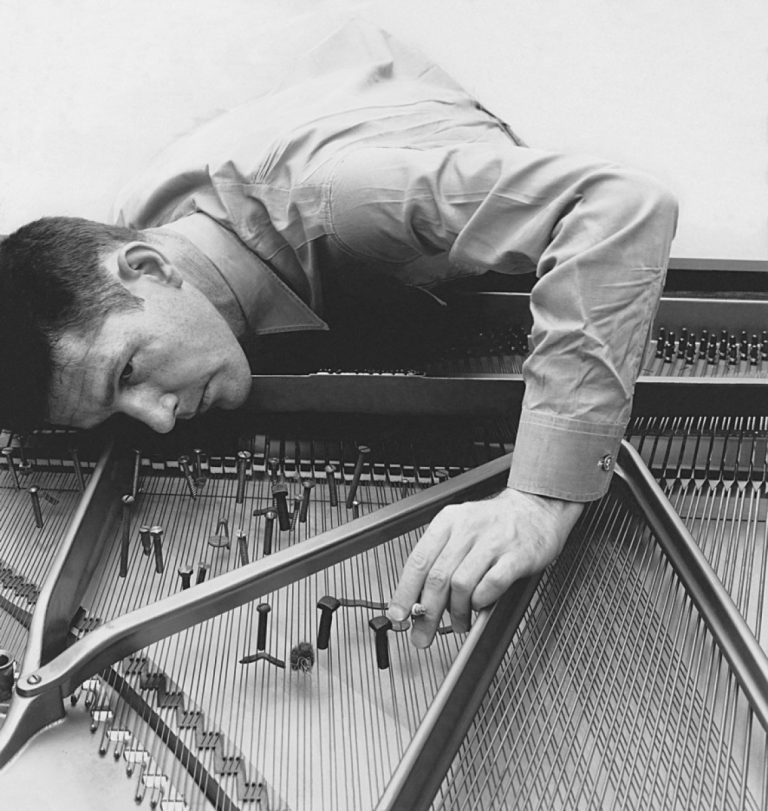 Come la musica di John Cage ci insegna il valore del silenzio