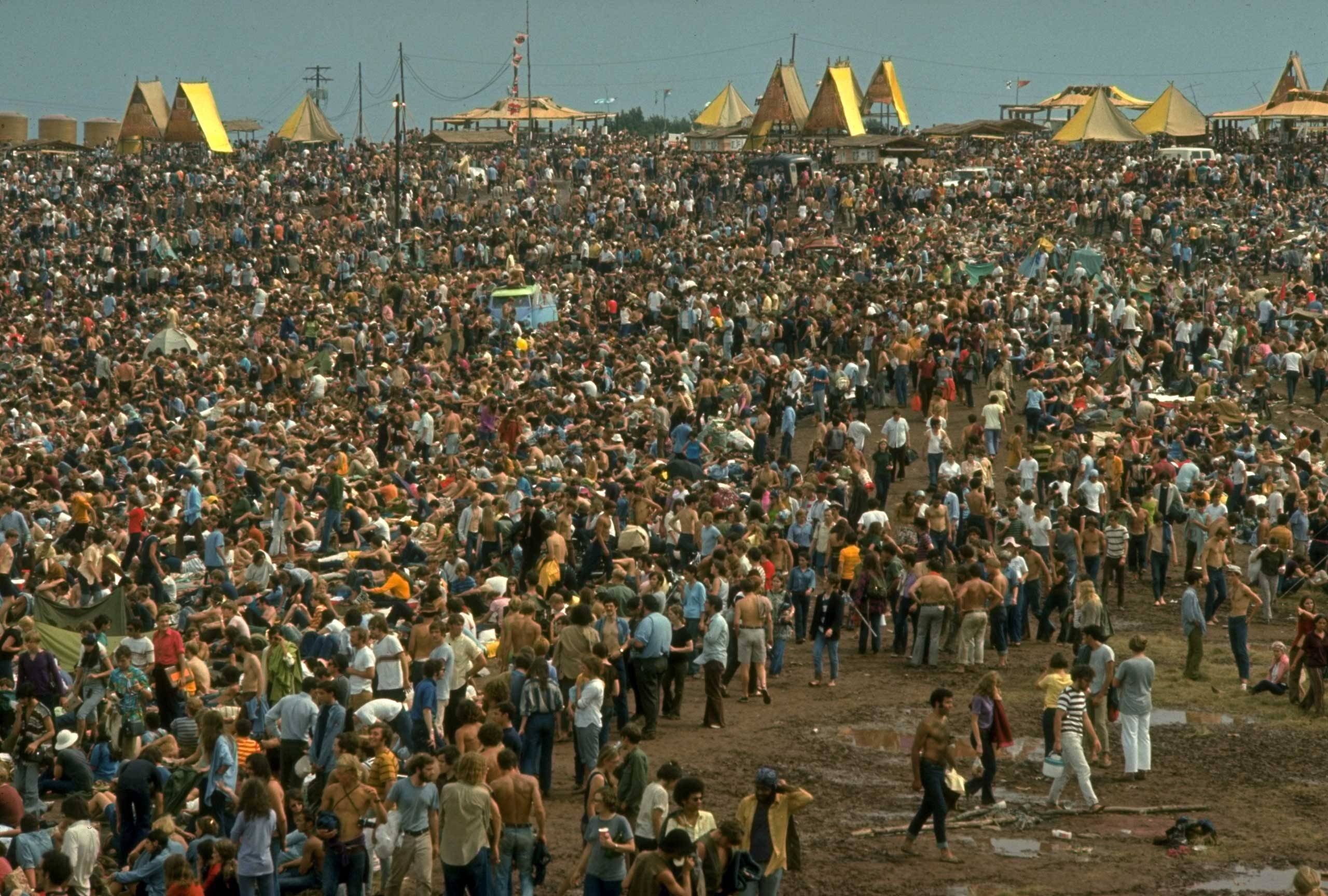 Глобальное перенаселение. Вудсток фестиваль 1969. Рок фестиваль Вудсток 1969. Хиппи фестиваль Вудсток. Вудсток 1969 хиппи.
