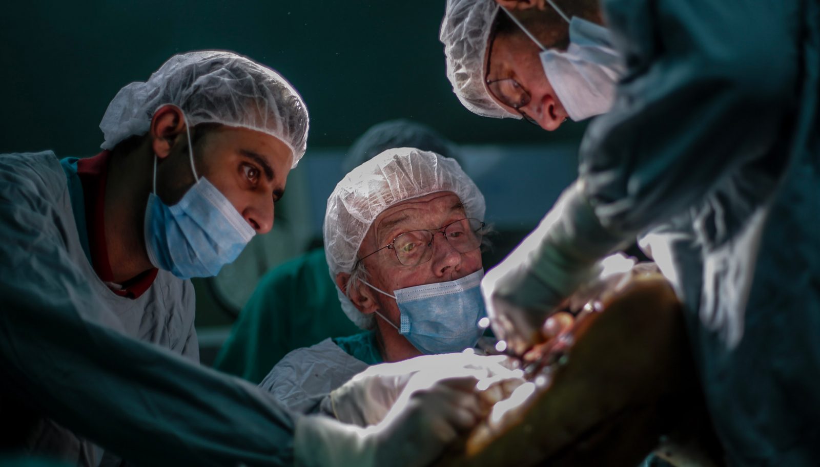 Il sistema sanitario italiano arranca. E il governo gli taglia i fondi.