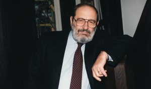 I social hanno dato diritto di parola a legioni di imbecilli, ci disse Umberto Eco